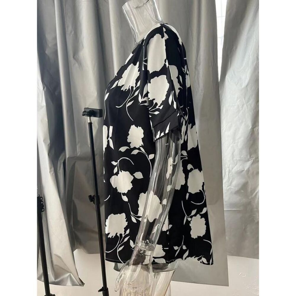 Everyday the Label Full Size Printed Notched Short Sleeve Blouse Women Black - Picture 4 of 5